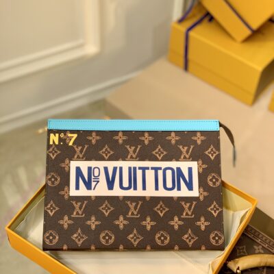 Louis Vuitton M81204 Pochette Voyage-27*21*6CM