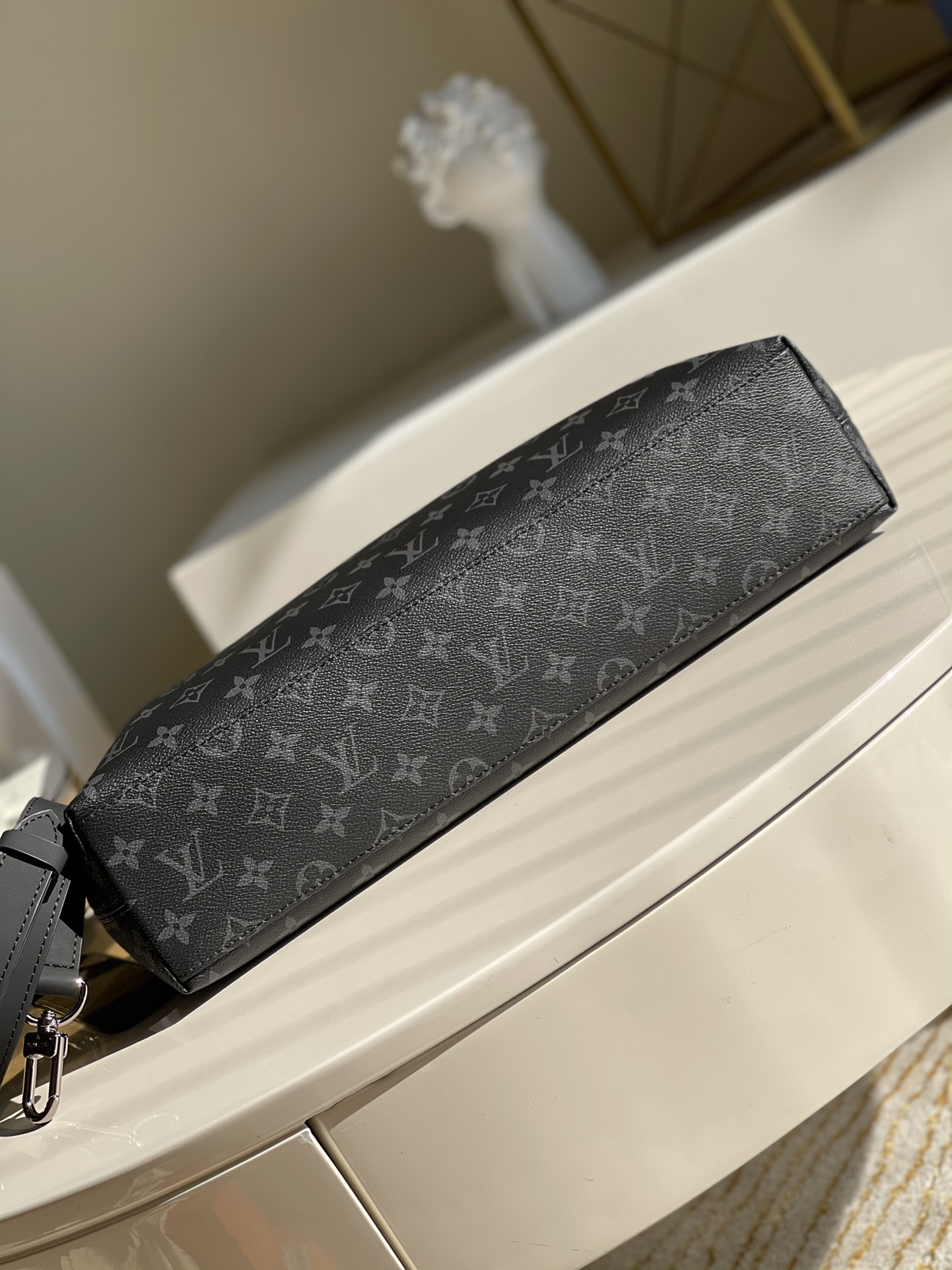 Louis Vuitton Briefcase Explorer Handbags-39*30*10 CM Louis Vuitton Briefcase Explorer Handbags-39*30*10 CM